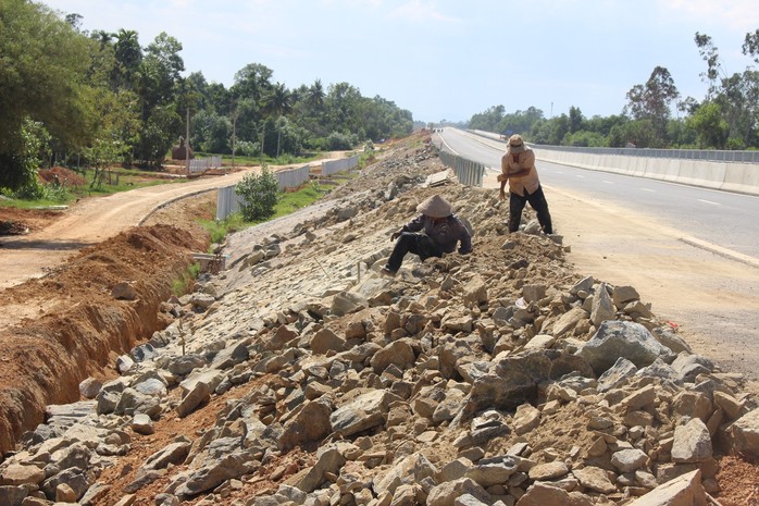 Bộ trưởng Nguyễn Văn Thể: Cao tốc mới thảm mà chạy lộc cộc, sau này thế nào? - Ảnh 2.