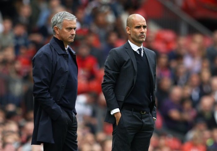 HLV Guardiola đáp trả chỉ trích của Mourinho - Ảnh 1.