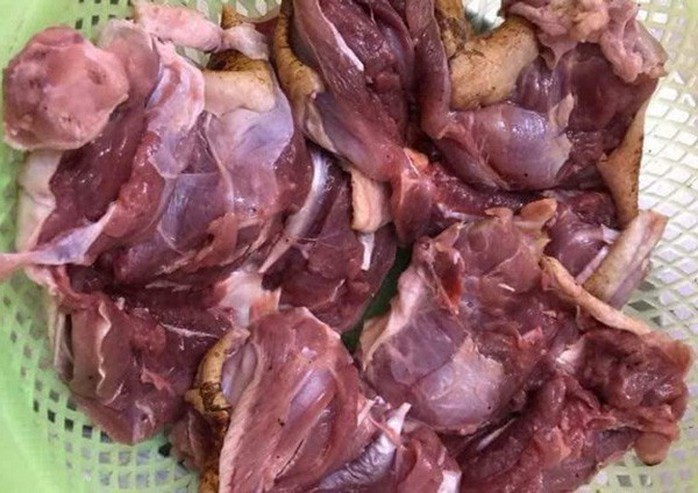 Đà điểu giá rẻ từ 90.000 đồng/kg thực chất là thịt gì? - Ảnh 1. Đà điểu giá rẻ từ 90.000 đồng/kg thực chất là thịt gì? - Ảnh 1.