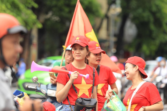 Người hâm mộ cả nước náo nức cổ vũ Olympic Việt Nam - Ảnh 17.