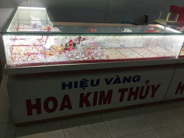 Trộm, cướp tiệm vàng táo tợn ở Quảng Nam - Ảnh 3.