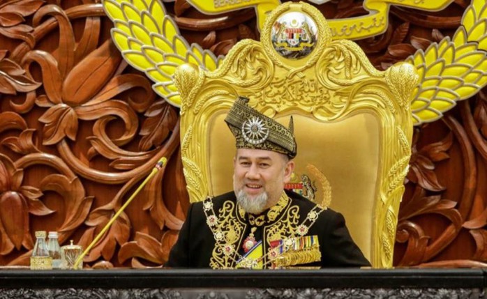 Vua Malaysia hủy lễ kỷ niệm sinh nhật, trả lại tiền cho chính phủ - Ảnh 1.