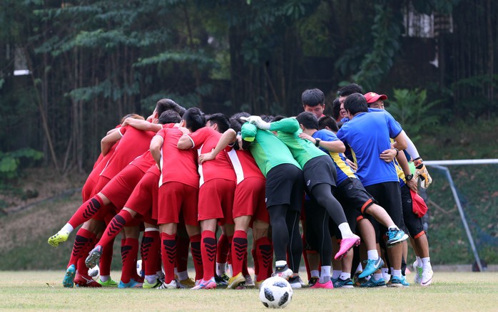 Chùm ảnh học sinh rủ nhau xem Olympic Việt Nam tập luyện - Ảnh 8.