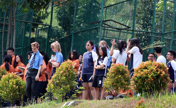 Chùm ảnh học sinh rủ nhau xem Olympic Việt Nam tập luyện - Ảnh 4.