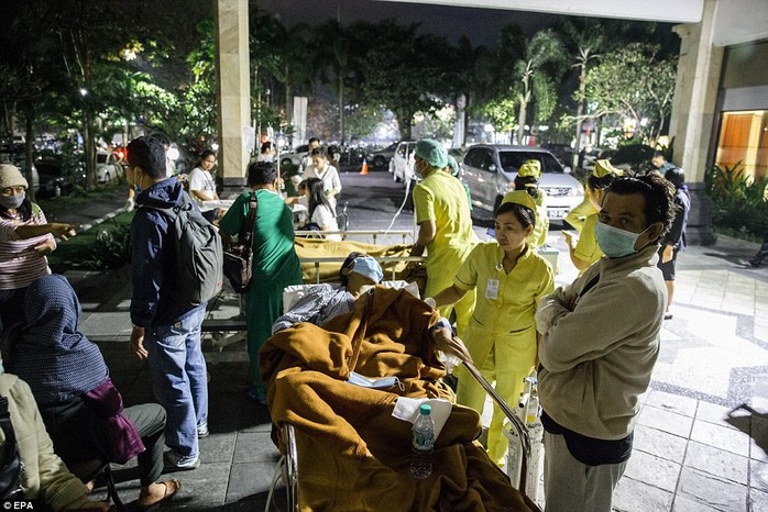 Động đất Indonesia: Du khách ùn ùn tháo chạy khỏi đảo thiên đường - Ảnh 5.