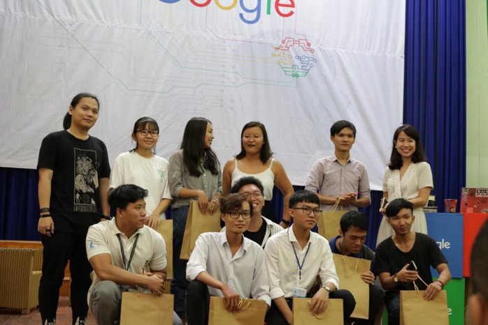 Sinh viên hào hứng giao lưu với chuyên gia Google - Ảnh 2.
