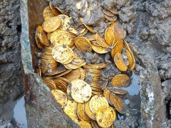 Discovered 2 rocks mixed with gold worth 11 million USD - Photo 6.