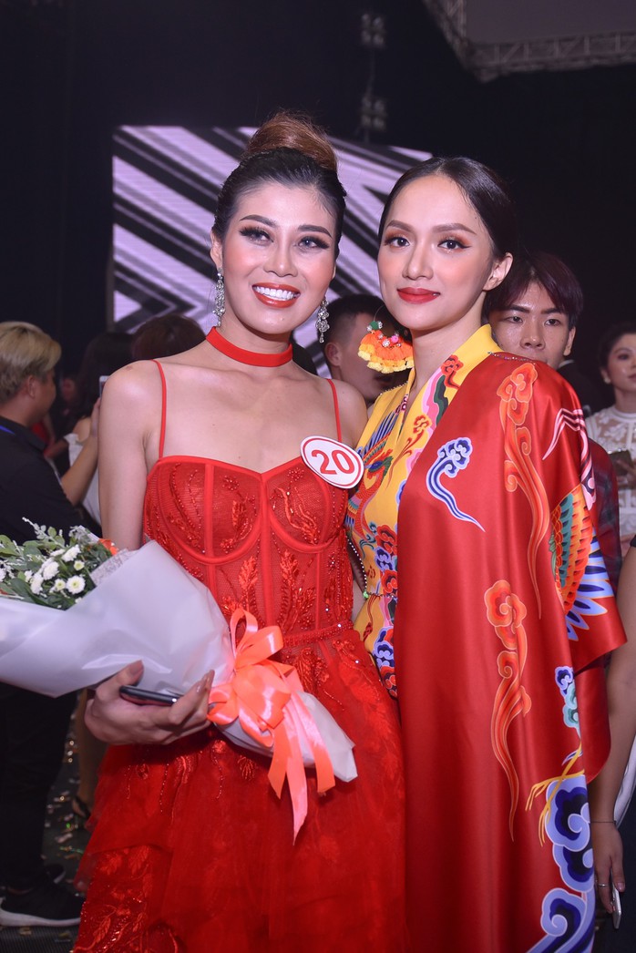 Hương Giang Idol đưa học trò đăng quang giải Vàng Siêu mẫu 2018 - Ảnh 2.