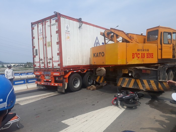Tai nạn trên tuyến cao tốc Đà Nẵng – Quảng Ngãi: Một người tử vong - Ảnh 1.