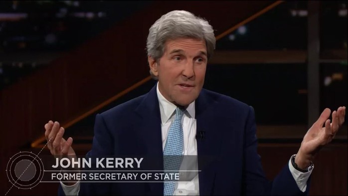 Cựu ngoại trưởng Kerry chỉ trích sốc ông Trump - Ảnh 1.