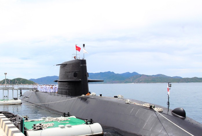 Tàu ngầm Kuroshio Nhật Bản thăm Cam Ranh - Ảnh 4.