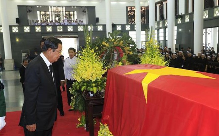 Thủ tướng Hun Sen đến Hà Nội viếng Chủ tịch nước Trần Đại Quang - Ảnh 2.
