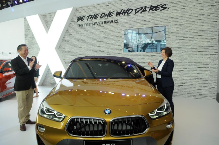 BMW X2 đẹp lung linh, giá hơn 2,1 tỉ đồng - Ảnh 1.