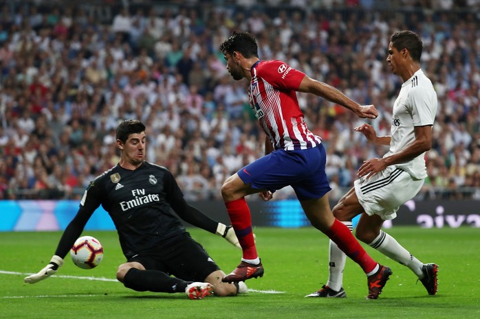 Người nhện Courtois toả sáng, Real Madrid thoát hiểm trận derby - Ảnh 3.
