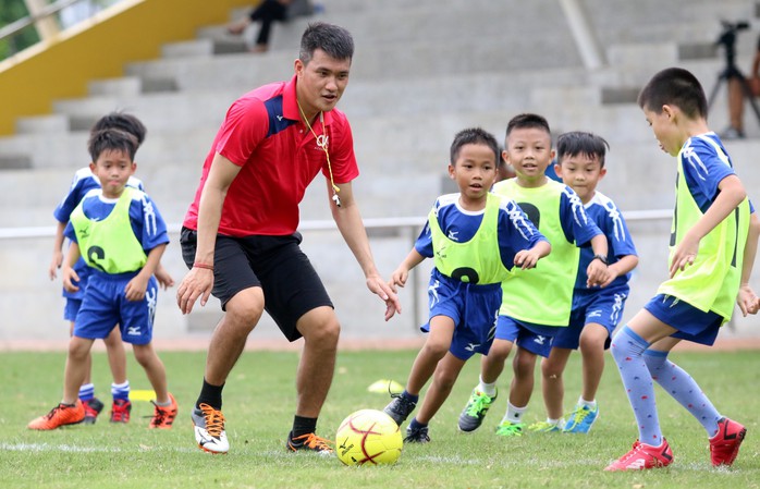 Công Vinh bắt tay tập đoàn giáo dục, săn tìm Kagawa nhí - Ảnh 2.