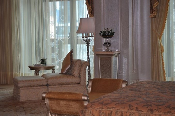 Chiêm ngưỡng khách sạn dát vàng 7 sao siêu xa xỉ ở UAE - Ảnh 11. Chiêm ngưỡng khách sạn dát vàng 7 sao siêu xa xỉ ở UAE - Ảnh 11.