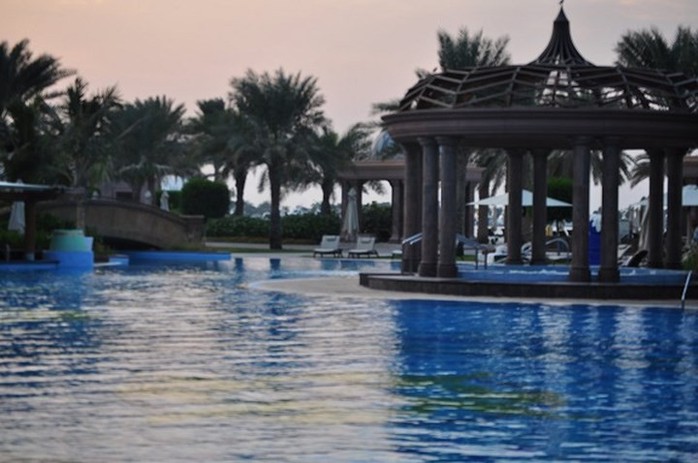 Chiêm ngưỡng khách sạn dát vàng 7 sao siêu xa xỉ ở UAE - Ảnh 15. Chiêm ngưỡng khách sạn dát vàng 7 sao siêu xa xỉ ở UAE - Ảnh 15.
