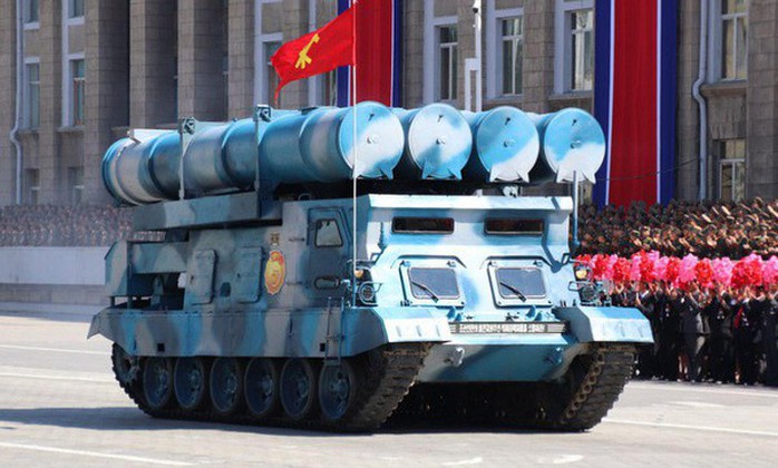 Triều Tiên nhịn khoe ICBM tại lễ diễu binh mừng quốc khánh - Ảnh 5.