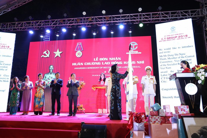 C.T Group đón nhận Huân chương Lao động hạng Nhì - Ảnh 1. C.T Group đón nhận Huân chương Lao động hạng Nhì - Ảnh 1.