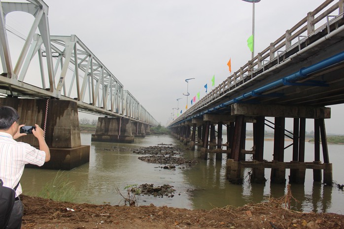Xây dựng mới cầu dài nhất miền Nam một thời - Ảnh 4.