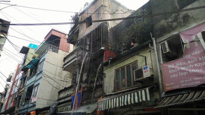 Hà Nội: Cháy lớn nhà 4 tầng kinh doanh đồ nhựa trên phố - Ảnh 3.