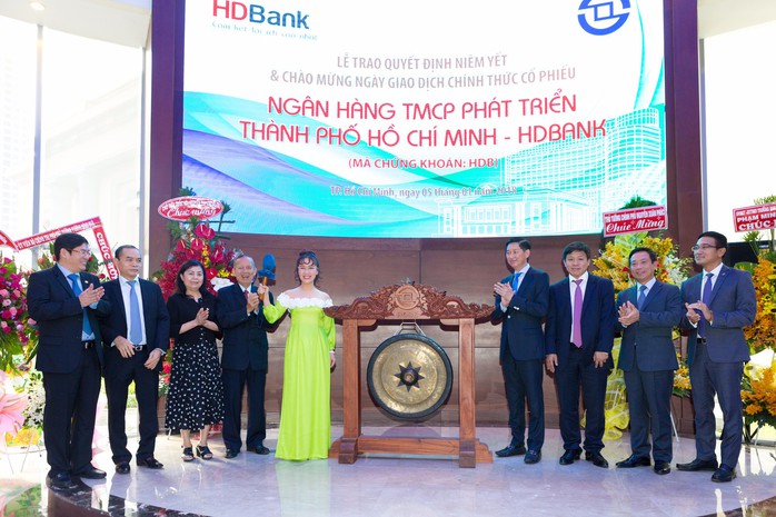 HDBank vào nhóm 20 cổ phiếu vốn hóa lớn nhất sàn chứng khoán - Ảnh 2.