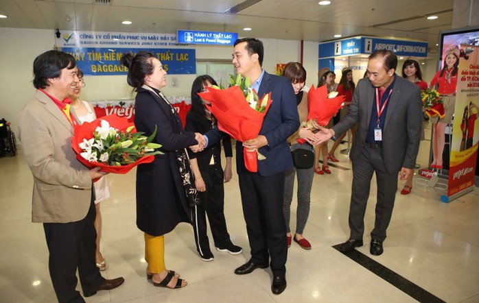 Vietjet tưng bừng chào đón những hành khách đầu tiên năm 2018 - Ảnh 1.
