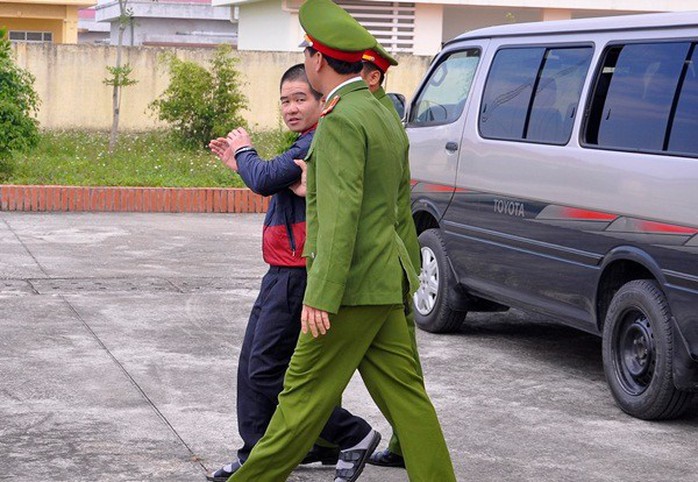 Phá dỡ ngôi nhà 7 tầng của ông trùm ma túy Tàng Keangnam - Ảnh 2.