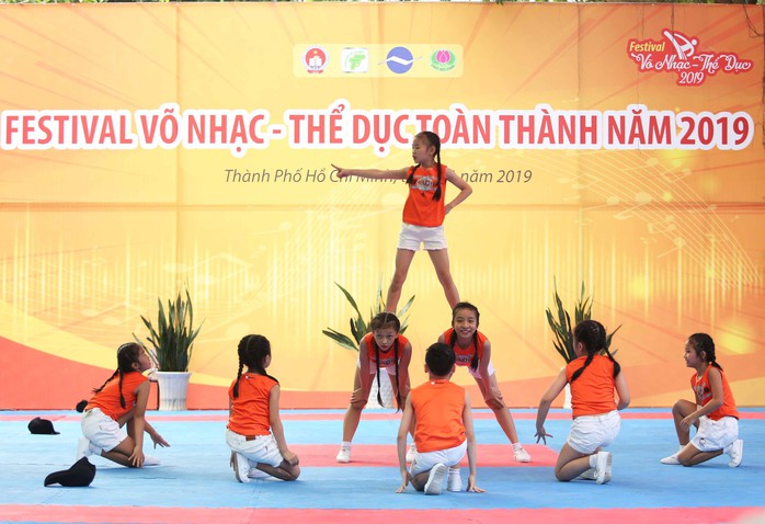 Sôi động võ nhạc học sinh  - Ảnh 2.