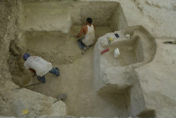 Ngã ngửa khi mở cửa mộ cổ Maya 2.500 tuổi - Ảnh 2.