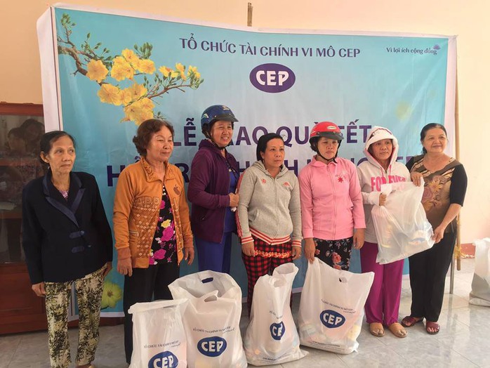 CEP Vĩnh Long tặng quà Tết cho thành viên nghèo - Ảnh 1.