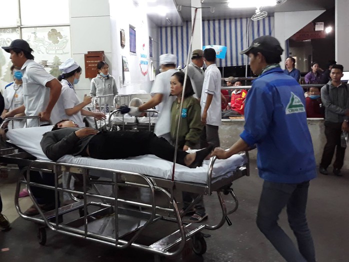 7 nạn nhân vụ tai nạn ở Long An đang được cấp cứu tại Bệnh viện Chợ Rẫy - Ảnh 3.