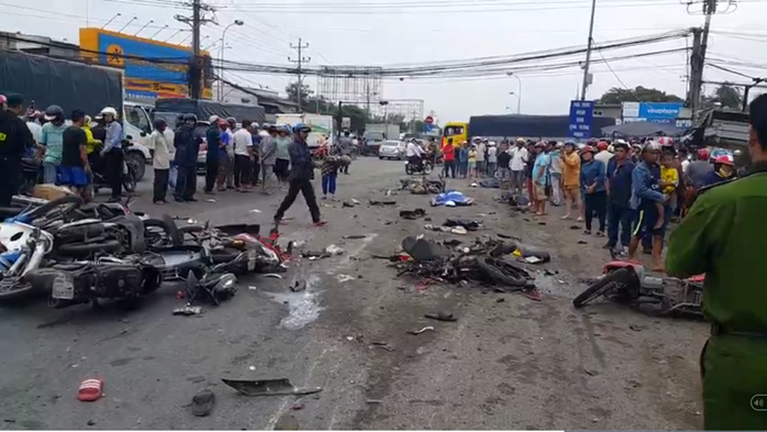 Danh tính các nạn nhân vụ tai nạn giao thông thảm khốc ở Long An - Ảnh 1.
