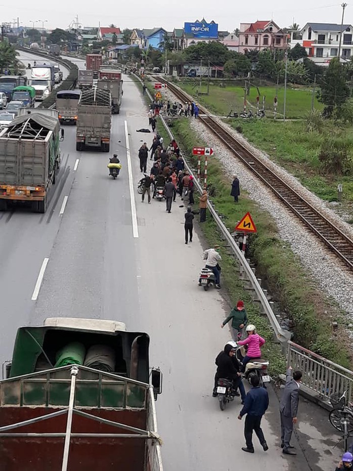 Kinh hoàng xe tải tông đoàn người đi bộ ở Hải Dương, 8 người tử vong - Ảnh 3.