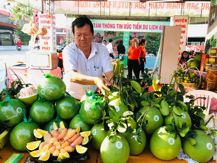 Hàng Tết từ Bến Tre đổ về, nhìn quá đã! - Ảnh 1.