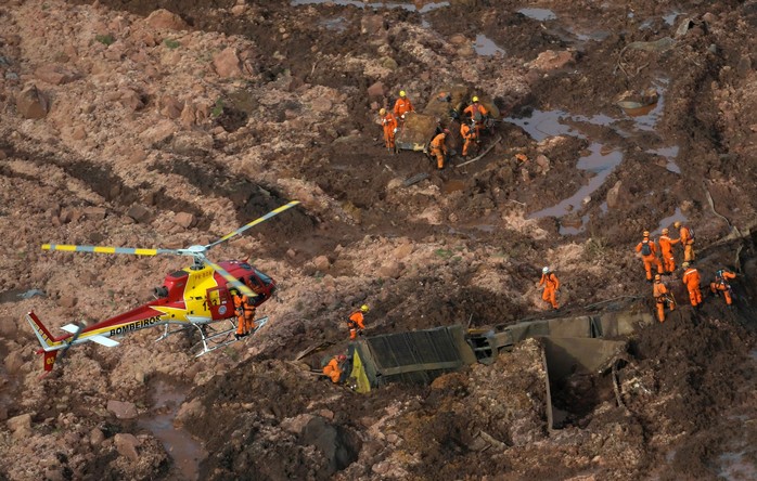 Brazil: Vỡ đập chất thải, hơn 200 người mất tích trong bùn lầy - Ảnh 2.