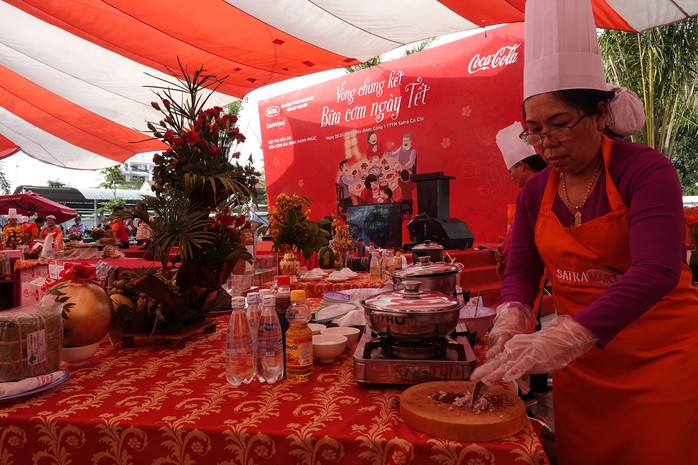 Đong đầy hạnh phúc qua bữa cơm gia đình - Ảnh 1.