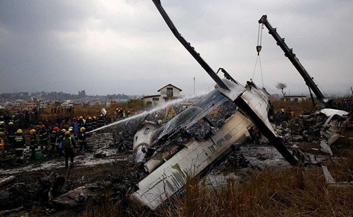 Cơ trưởng “suy sụp tinh thần”, máy bay bốc cháy, 51 người thiệt mạng - Ảnh 2.