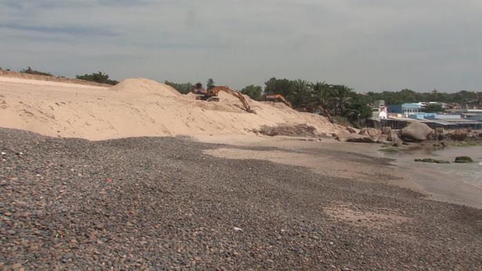 Bình Thuận: Khẩn trương khắc phục tình trạng xâm hại bãi đá 7 màu - Ảnh 4.