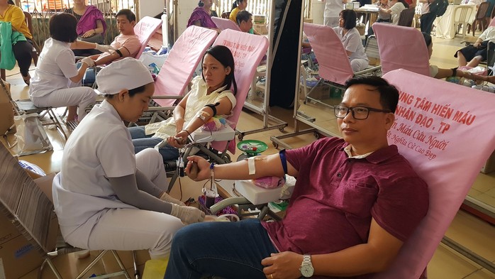Hơn 1.000 CNVC-LĐ tham gia hiến máu tình nguyện - Ảnh 1.