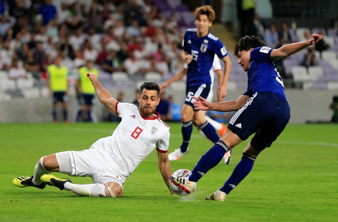 Iran chia tay Asian Cup, HLV Queiroz đào tẩu đến Colombia - Ảnh 3.