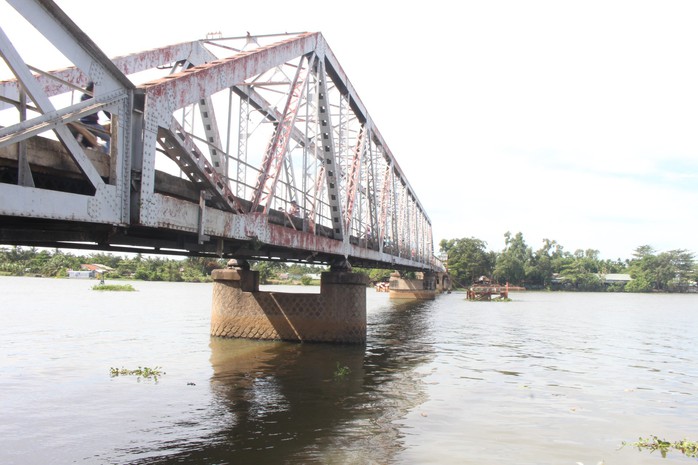 Hoãn tháo dỡ cầu Phú Long hơn 100 tuổi, nối TP HCM – Bình Dương - Ảnh 2.
