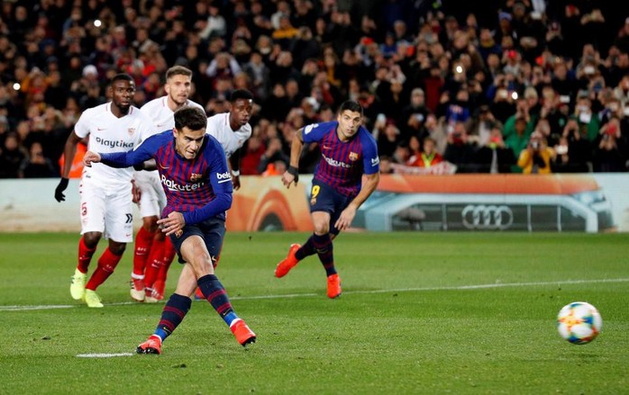 Coutinho cảm kích vì được Messi nhường sút phạt đền - Ảnh 1.