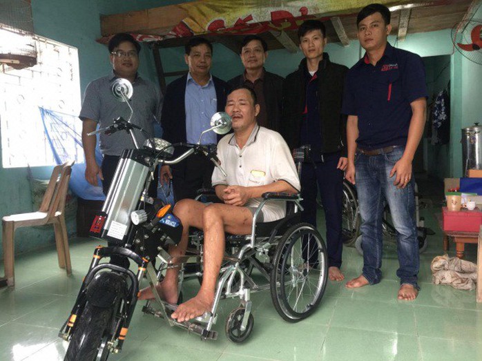 ĐH Duy Tân chế tạo xe lăn điện cho người khuyết tật Đà Nẵng - Ảnh 7.