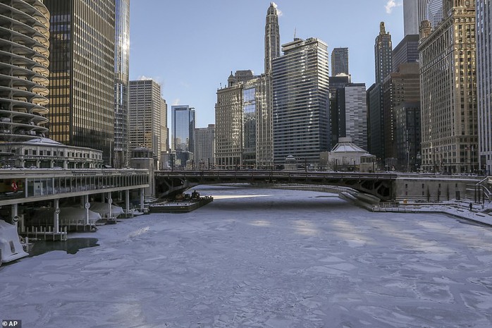 Xoáy cực ở Mỹ: Chicago lo sợ băng chấn  - Ảnh 1.