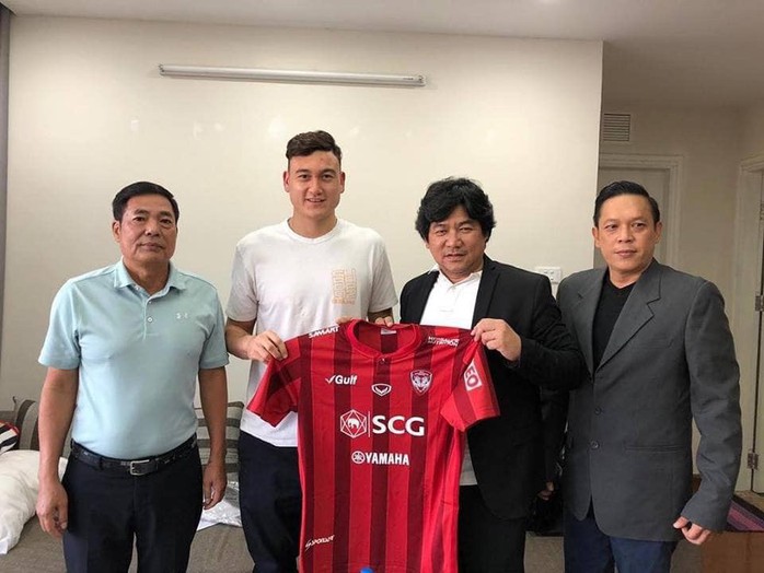 Đại diện của Đặng Văn Lâm xác nhận đưa anh sang Muangthong United - Ảnh 2.