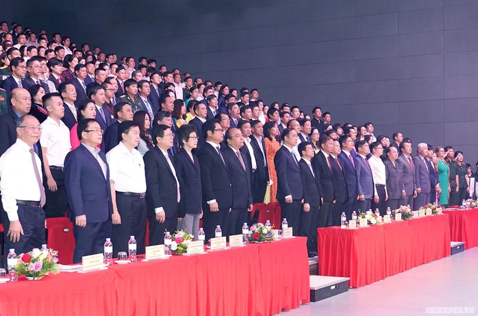 Thủ tướng: Cần có hàng trăm, hàng ngàn doanh nhân dân tộc hùng mạnh - Ảnh 1. Thủ tướng: Cần có hàng trăm, hàng ngàn doanh nhân dân tộc hùng mạnh - Ảnh 1.