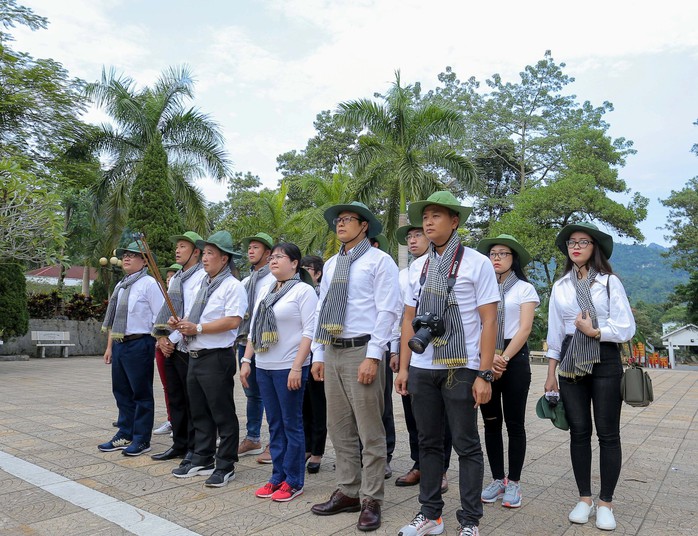 Chương trình Một triệu lá cờ Tổ quốc đến với đồng bào biên giới phía Bắc - Ảnh 1.