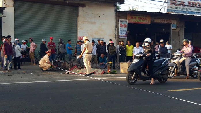 Tai nạn trên đường Hồ Chí Minh, 2 người thương vong - Ảnh 2.