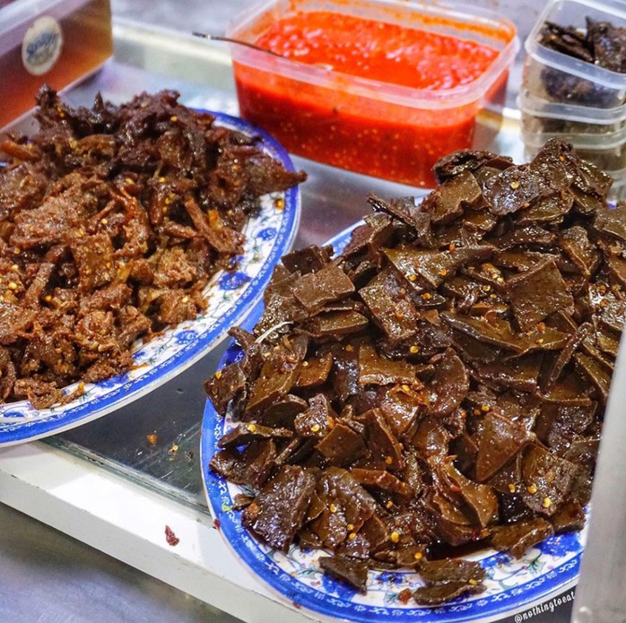 Bún mắm lòng và loạt món ăn ngon không thể bỏ qua ở Đà Nẵng - Ảnh 5.